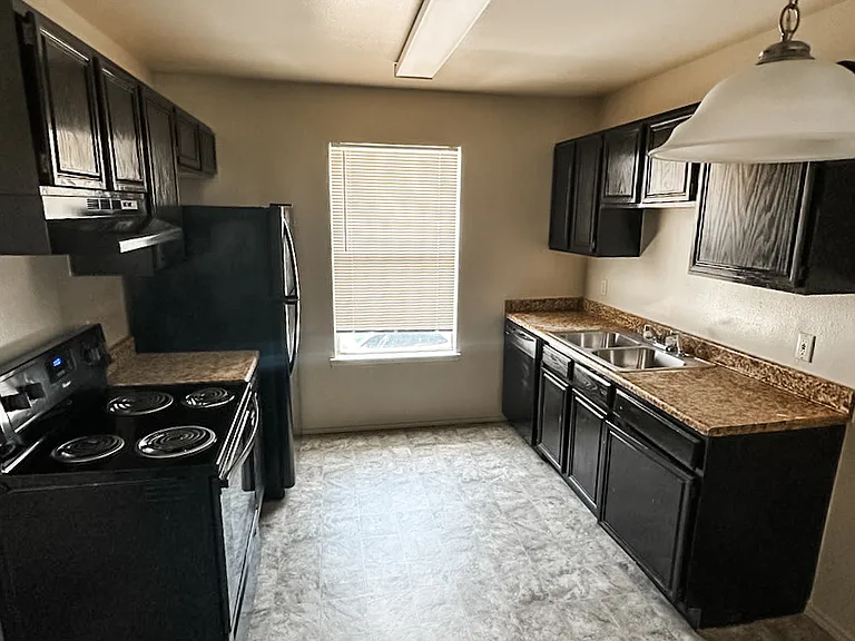 1604 Windward Dr #C — Photo 2