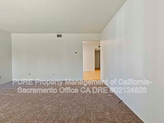 4th image of 301B Montrose Dr