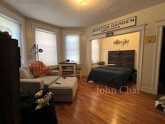 3rd image of 225 Kelton St #1