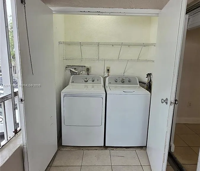 2880 N Oakland Forest Dr #214 — Photo 5