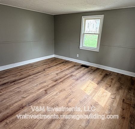 4th image of 522 Oak St