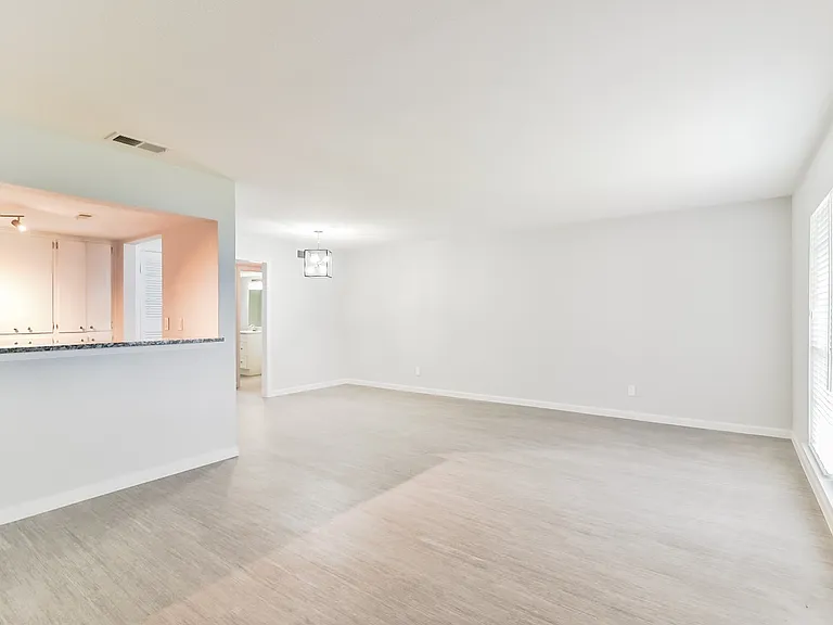Sun Ridge Apartments — Photo 7