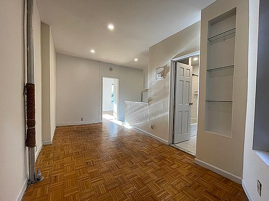 5th image of 519 E 12th St #13