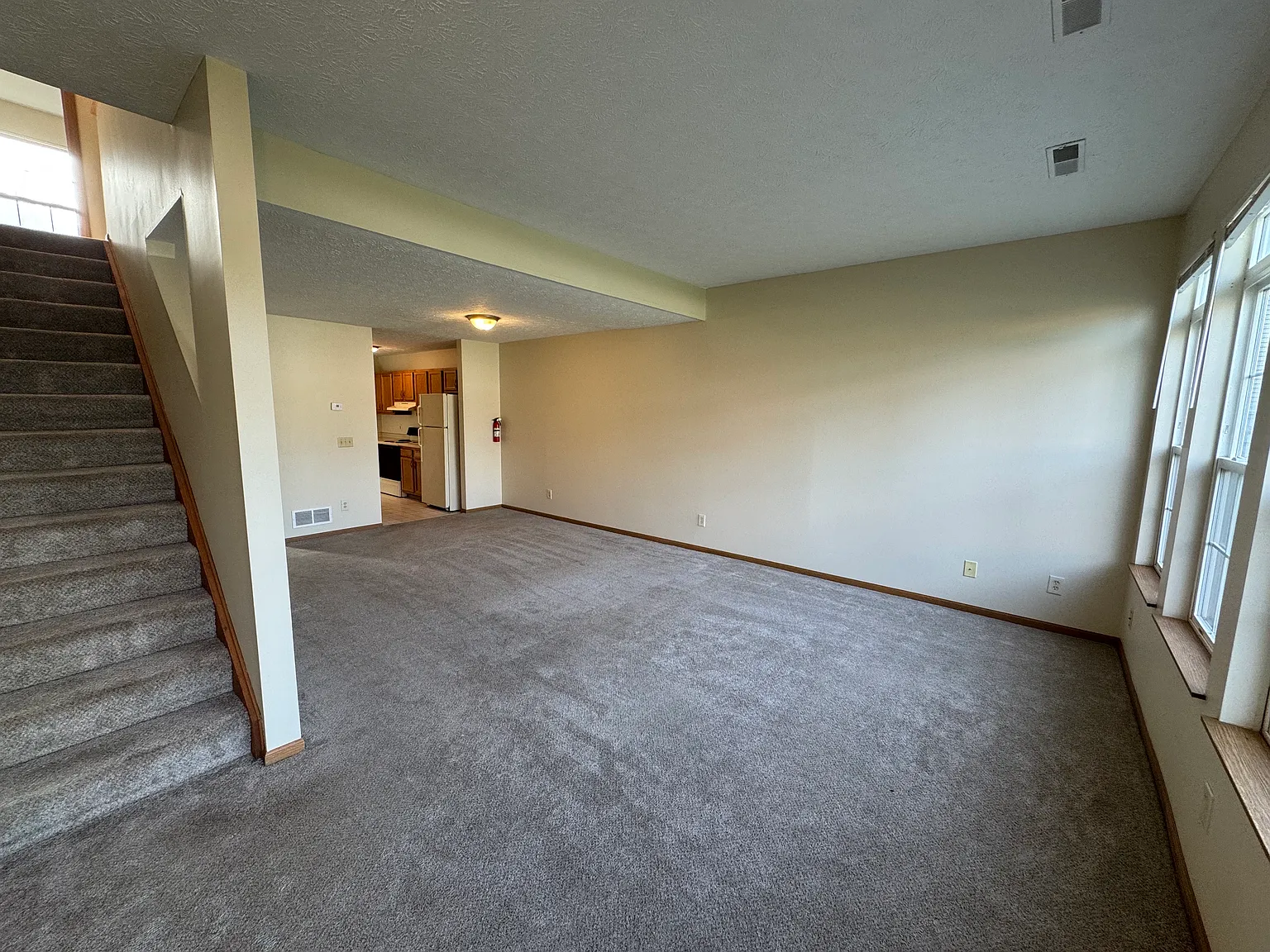 2 bed, 1.5 bath, 1250 sqft, $1,345 — Photo 3