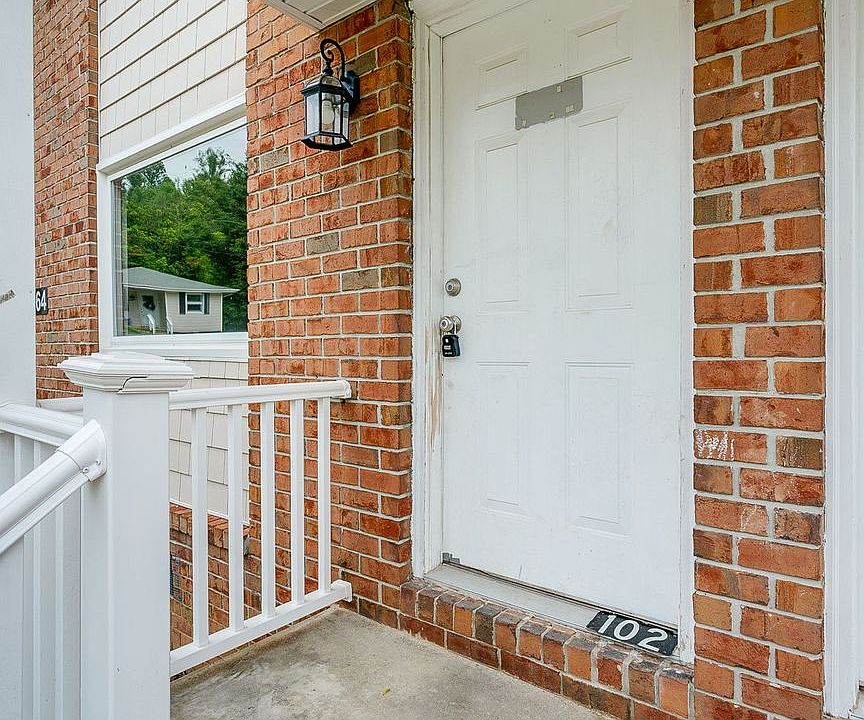 1st image of 364 Fir St #102