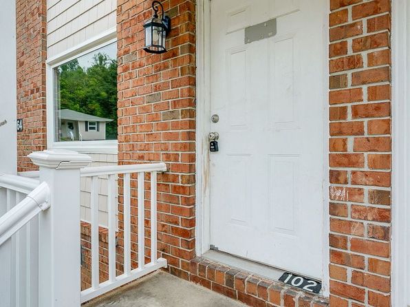 364 Fir St #102