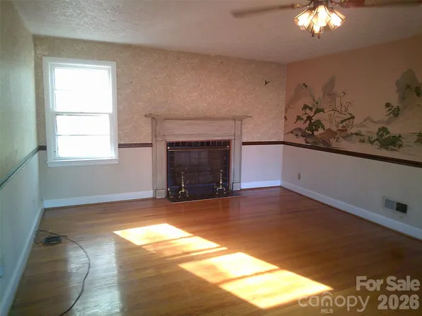 1303 W Dixon Blvd, Shelby, NC 28152