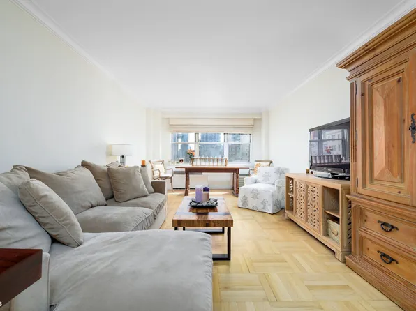 166 East 35th Street 10G image 3 of 16