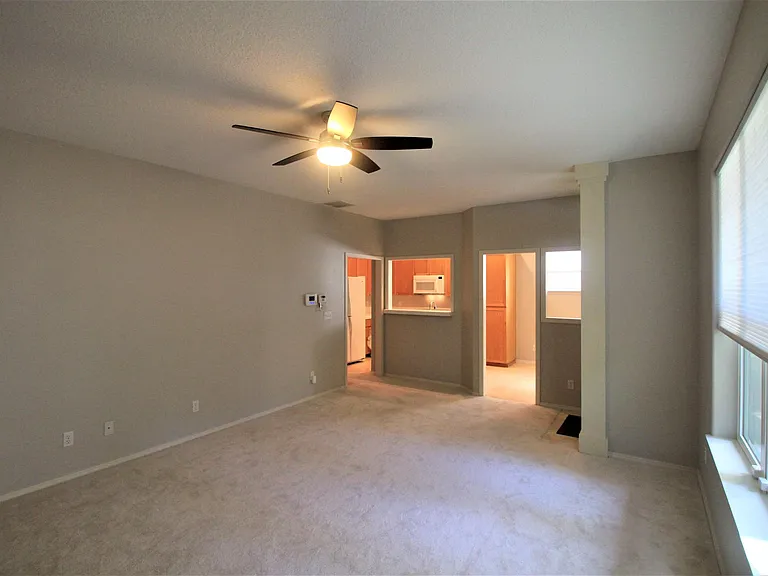 6229 NE Chestnut St — Photo 3
