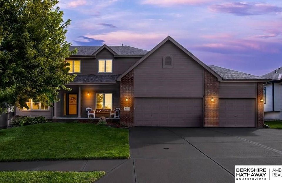 1st image of 8217 S 154th Ave