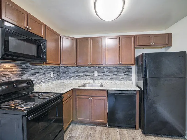 Mapleton Square Apartment Homes — Photo 2
