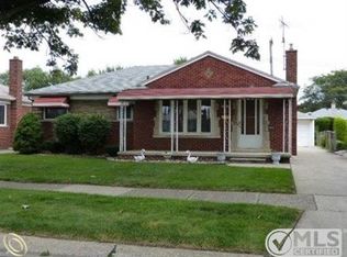 24524 Raven Ave, Eastpointe, MI 48021