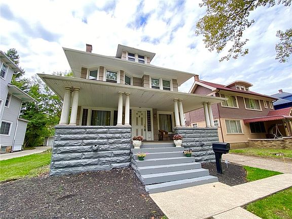 3rd image of 2124 West Blvd