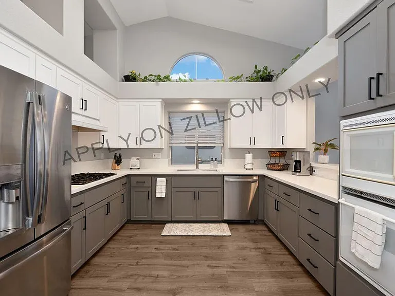 3319 Chapelle Dr — Photo 10