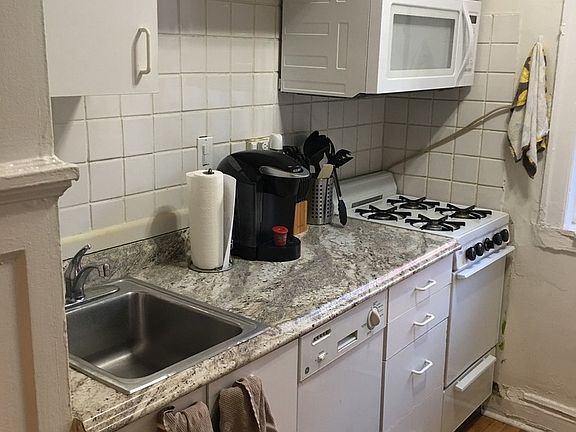 5th image of 905 W Carmen Ave APT E3