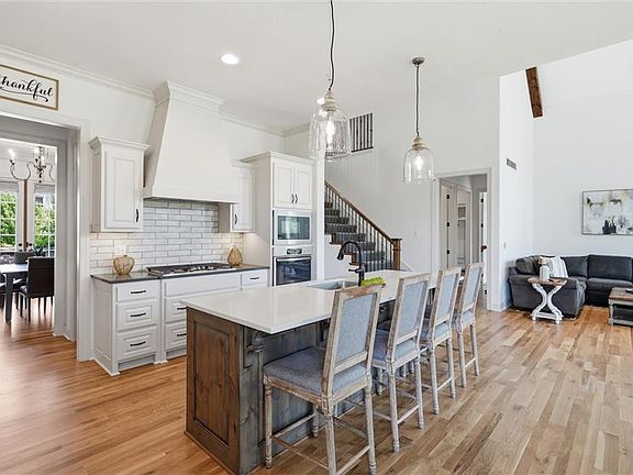 3rd image of 24739 W 92nd St