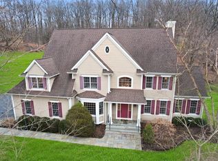 1960 Beekman Ct, Yorktown Heights, NY 10598