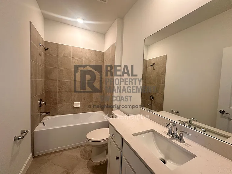 20501 Hazelnut Ct S — Photo 14