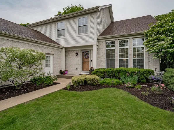 2693 Barrington Dr, Aurora, IL 60503