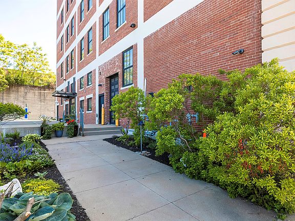 4th image of 1401 State St APT 502
