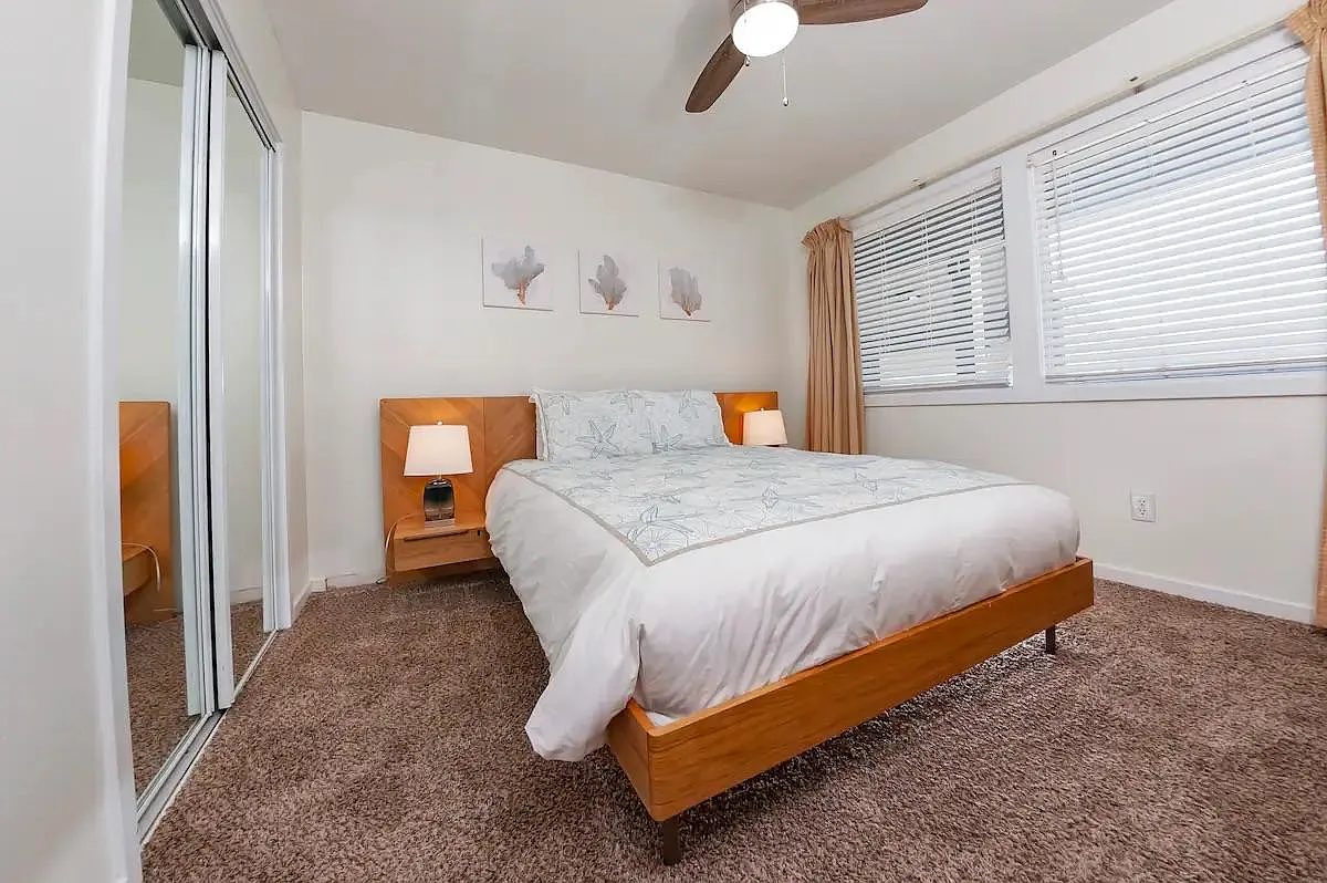 6127 Harbourside Dr — Photo 2