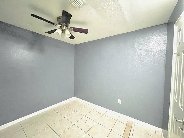 3105 N Hoehn Rd #3 — Photo 6