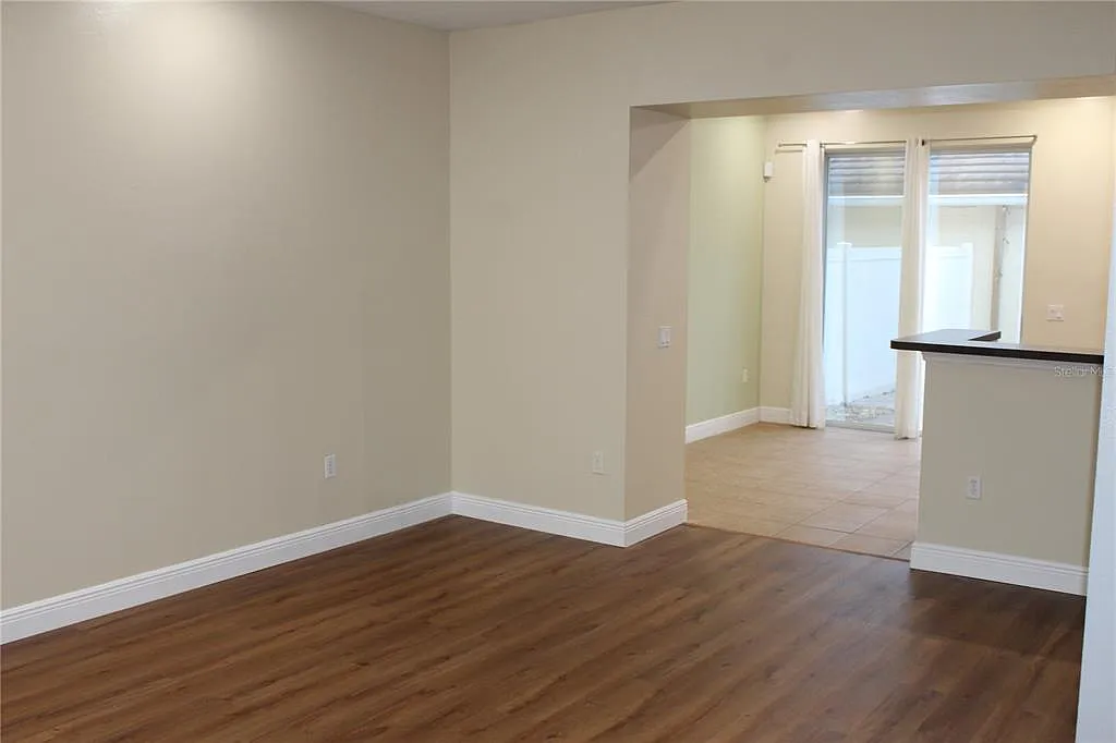 2 bed, 2.5 bath, 1214 sqft, $2,400 — Photo 4