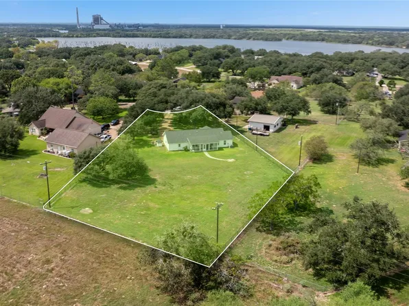 83 Lakeoak, Victoria, TX 77905