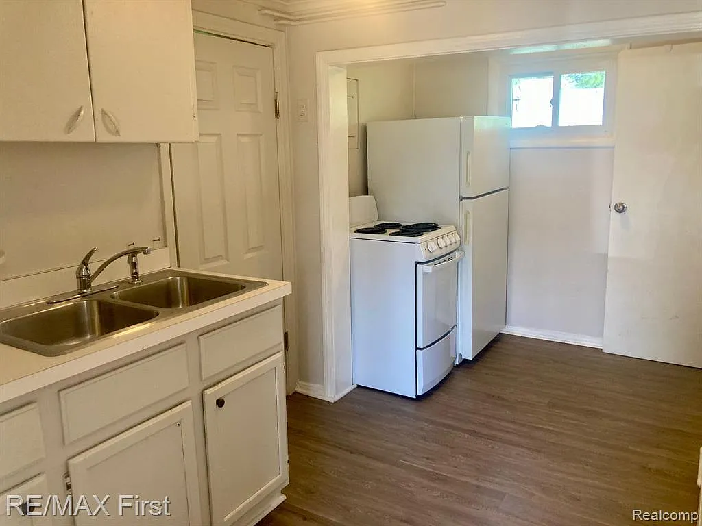1 bed, 1.0 bath, 400 sqft, $600 — Photo 4