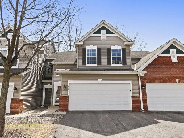 204 Heritage Ln, Circle Pines, MN 55014