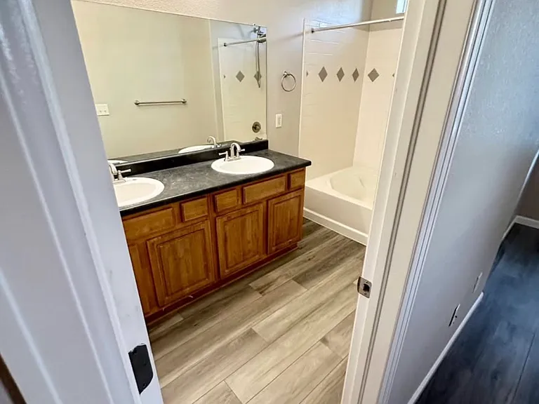 2862 Kansas Dr #L — Photo 2