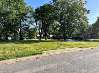 4 Elm St, Dayton, OH 45426