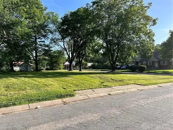 4 Elm St, Dayton, OH 45426