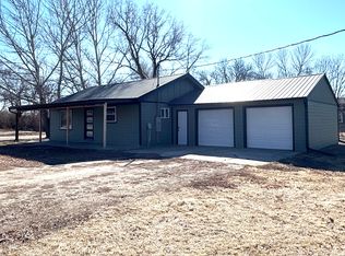 207 E Division St, White Lake, SD 57383