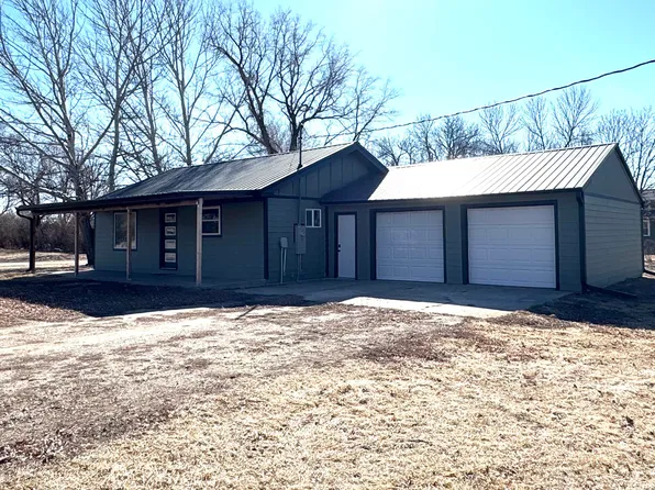 207 E Division St, White Lake, SD 57383