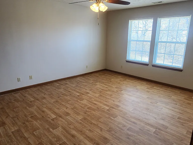 2302 Temple Ct E — Photo 6