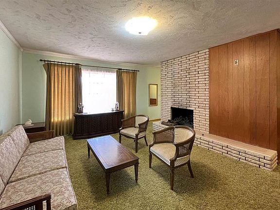 5th image of 808 W Ute Ave