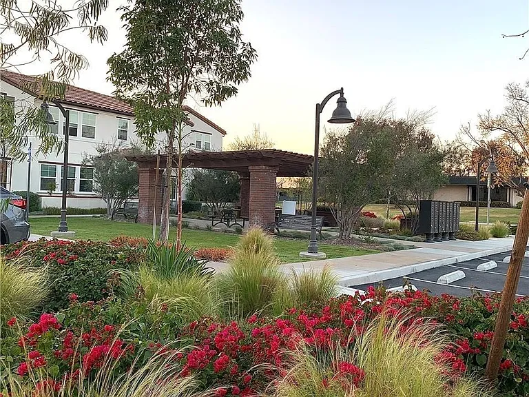 5345 Harvard Way — Photo 9