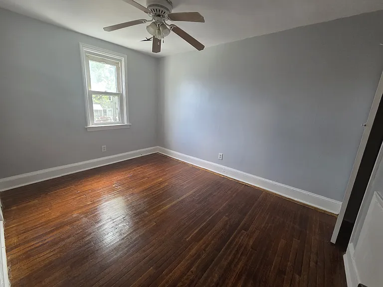 334 Pfeiffer St — Photo 4