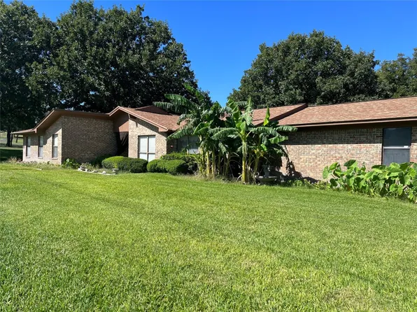 408 Apache Trl, Comanche, TX 76442