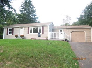 6 Howarth Rd, Oxford, MA 01540