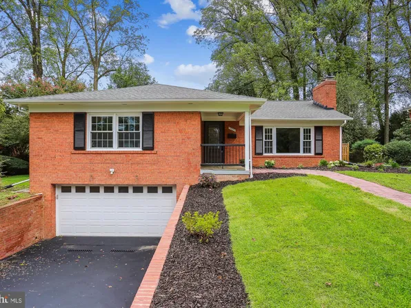 9909 E Bexhill Dr, Kensington, MD 20895