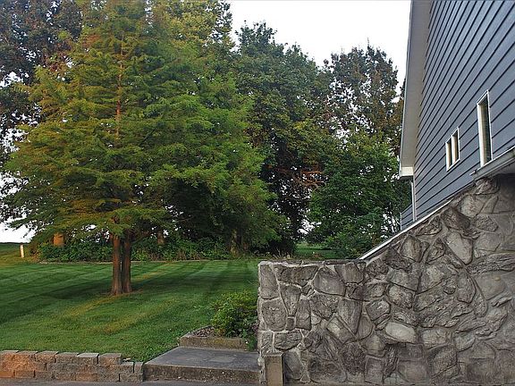 3rd image of 656 S Lake Dr