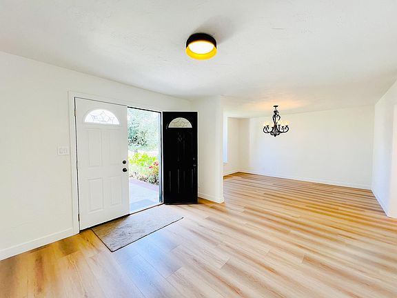 4th image of 269 S Larchmont Blvd