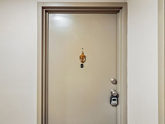 3rd image of 8036 Abbey Ct APT D