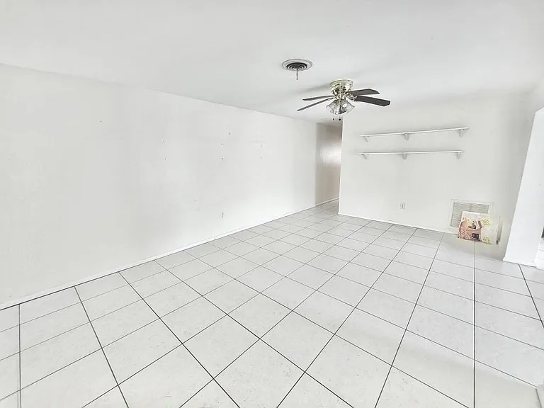 27263 Whitman Ave — Photo 10