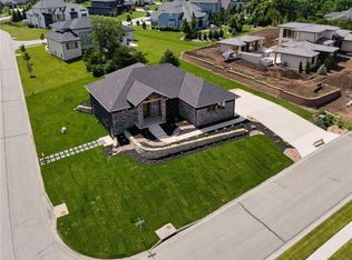 9410 Deer Run St, Lenexa, KS 66220