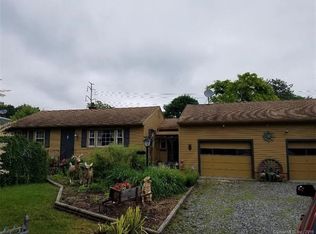 3 Judy Ln, Plainfield, CT 06374