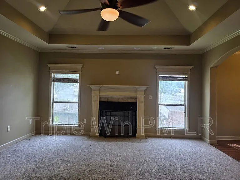 1901 Hidden Creek Dr — Photo 7