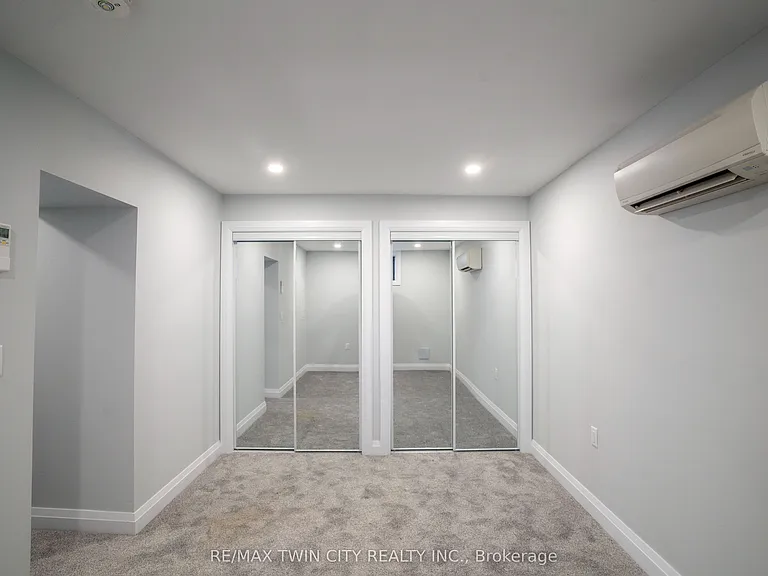 130 Elgin St #2 — Photo 9